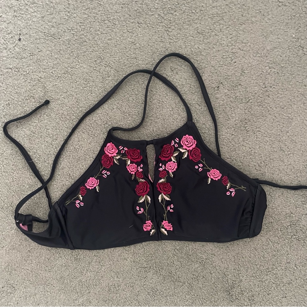 Black xhilaration target bikini top